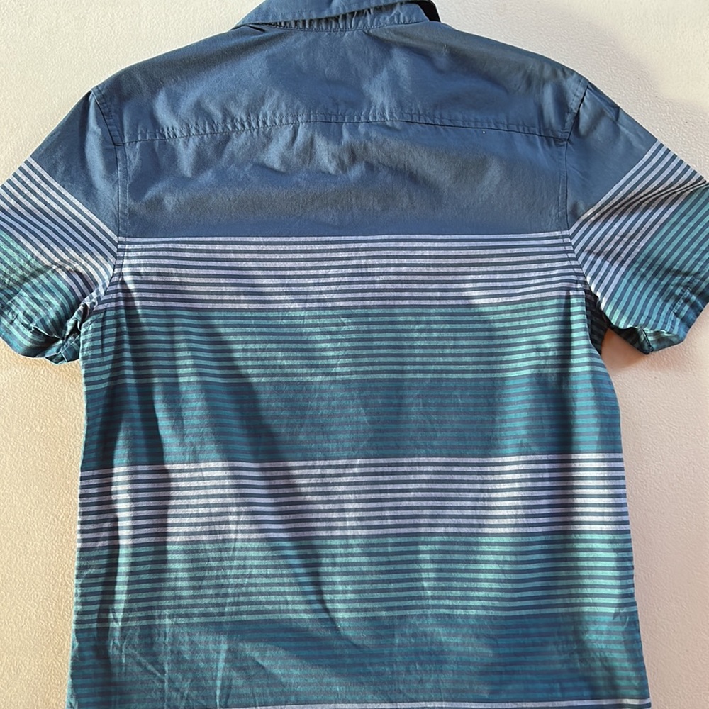 Vans/Penguin Shirt Bundle (S) - Picture 11 of 11